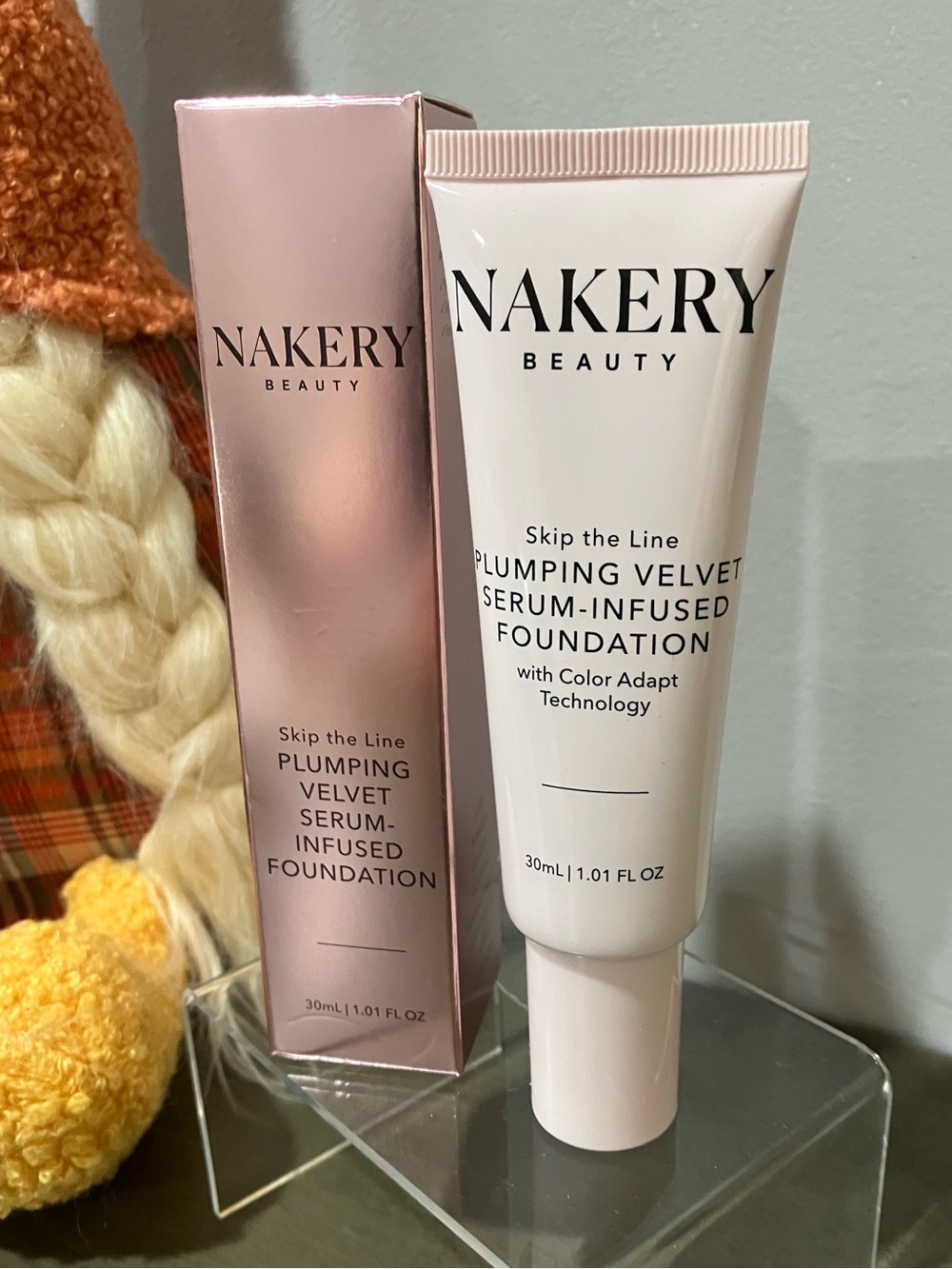Nakery beauty Plumping Velvet Serum-Infused Foundation - Deep